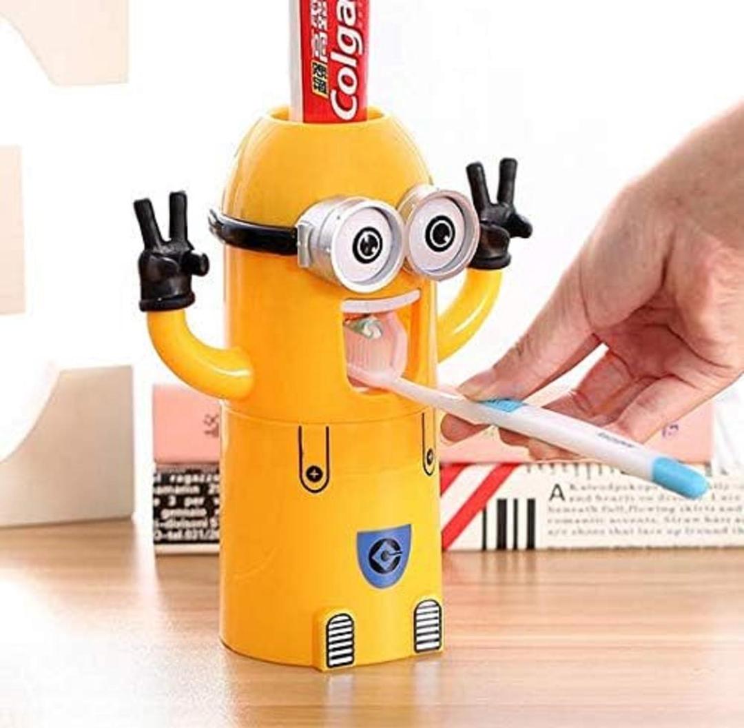 Cartoon Little Yellow Man Toothbrush Holder Set with Automatic Toothpaste Dispenser